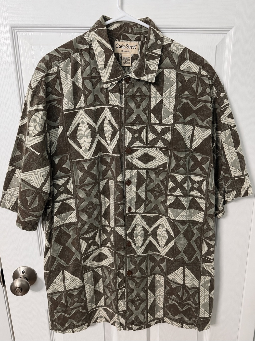 Cooke Street Men's Olive & Cream Short-Sleeve Button-Down Shirt